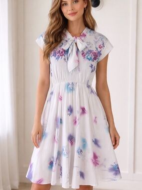 Vintage 1970s floral whimsical summer dress white cap sleeves ascot bow size 16